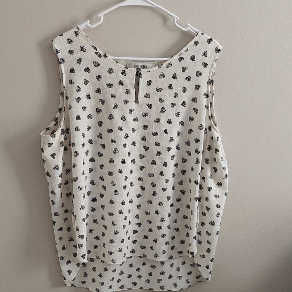 Long Weekend Heart Print Sleeveless Top - White